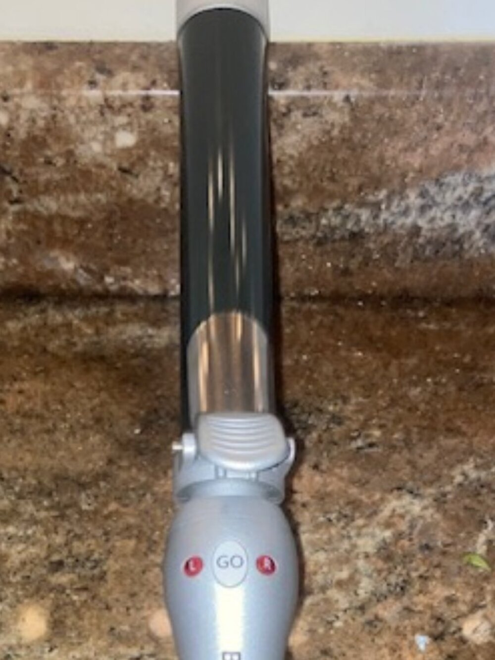 BEACHWAVER® PRO 1.25 DUAL VOLTAGE ROTATING CURLING IRON USED TWICE!! - Picture 7 of 11
